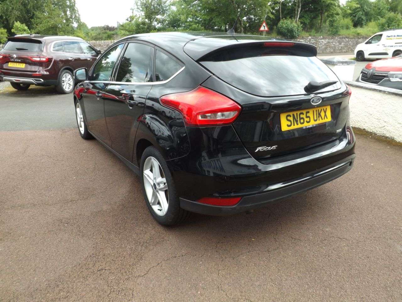 A 2015 FORD FOCUS 1.0T EcoBoost Zetec Hatchback 5dr Petrol Manual Euro 6 (s/s) (100 ps) A 2015 FORD FOCUS 1.0T EcoBoost Zetec Hatchback 5dr Petrol Manual Euro 6 (s/s) (100 ps)