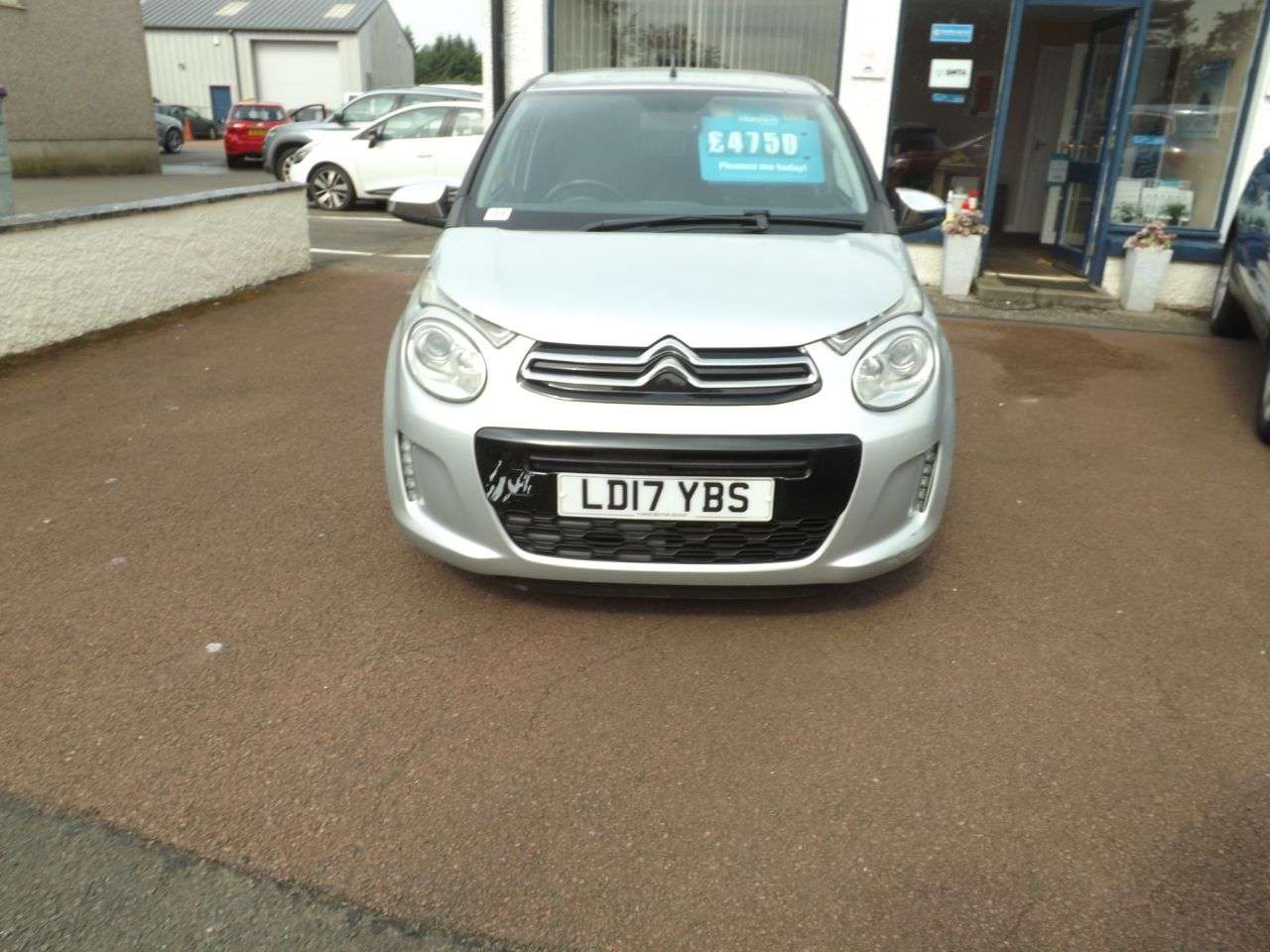 A 2017 CITROEN C1 1.2 PureTech Flair Hatchback 5dr Petrol Manual Euro 6 (82 ps) A 2017 CITROEN C1 1.2 PureTech Flair Hatchback 5dr Petrol Manual Euro 6 (82 ps)