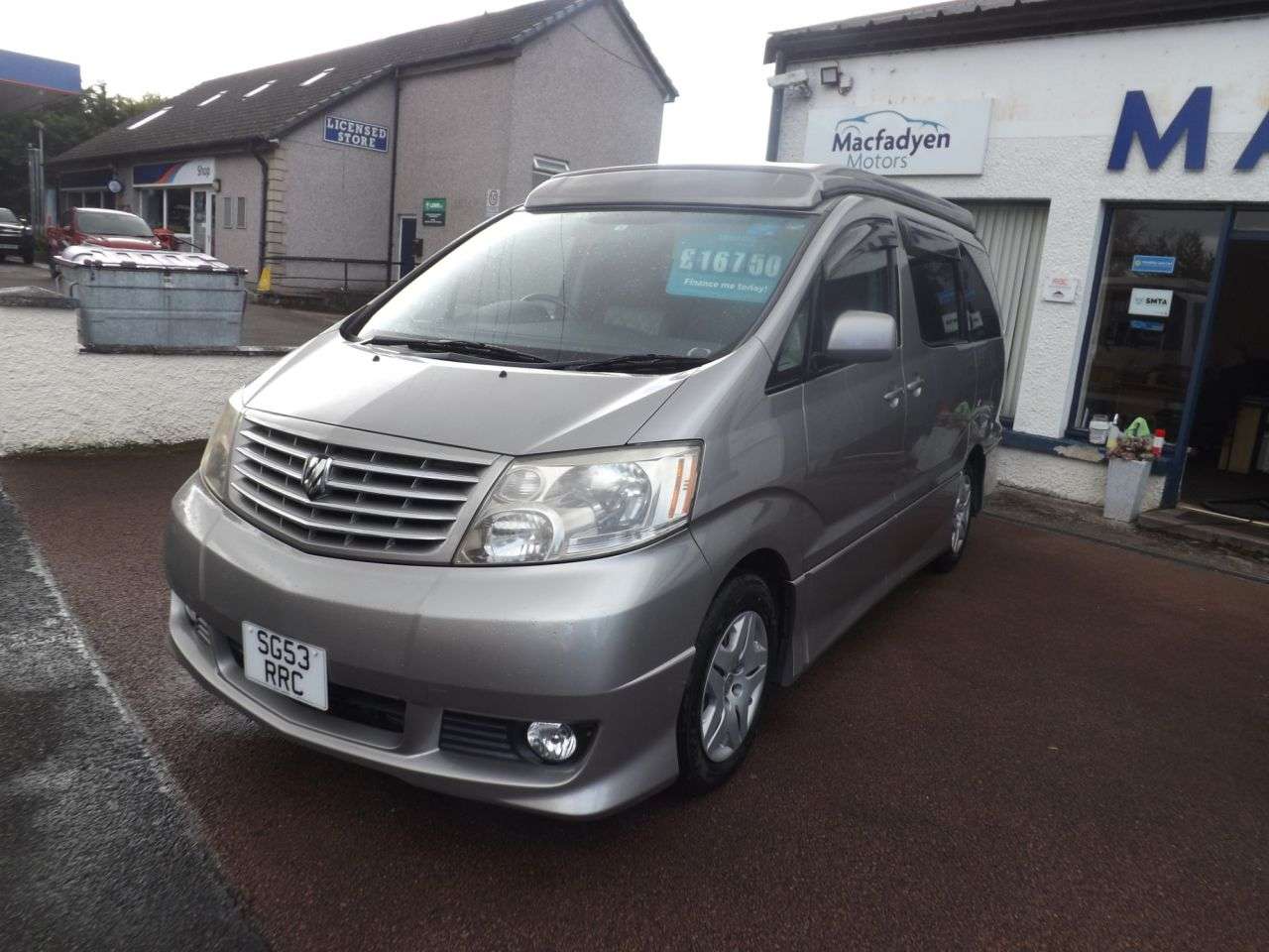 A 2004 TOYOTA ALPHARD CAMPERVAN 2360CC Petrol A 2004 TOYOTA ALPHARD CAMPERVAN 2360CC Petrol