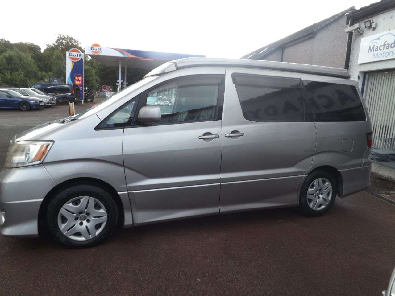 A 2004 TOYOTA ALPHARD CAMPERVAN 2360CC Petrol A 2004 TOYOTA ALPHARD CAMPERVAN 2360CC Petrol