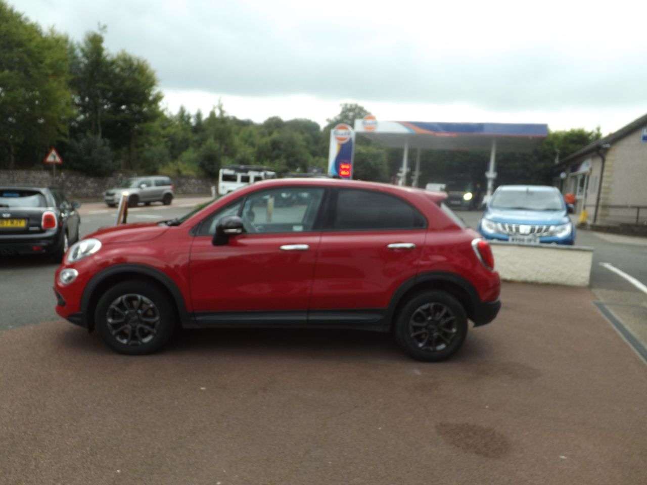 A 2016 FIAT 500X 1.6 E-Torq Pop SUV 5dr Petrol Manual Euro 6 (110 ps) A 2016 FIAT 500X 1.6 E-Torq Pop SUV 5dr Petrol Manual Euro 6 (110 ps)