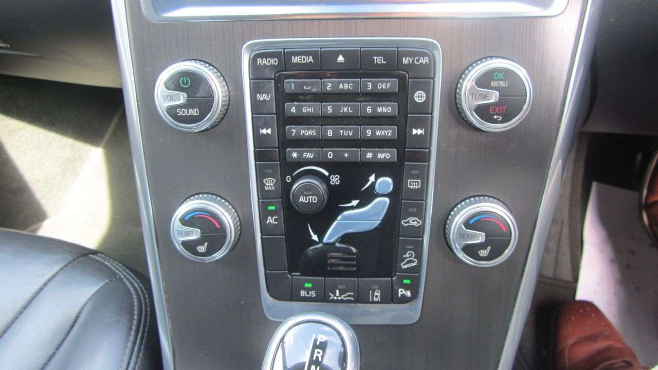 2015 VOLVO XC60 2015 VOLVO XC60