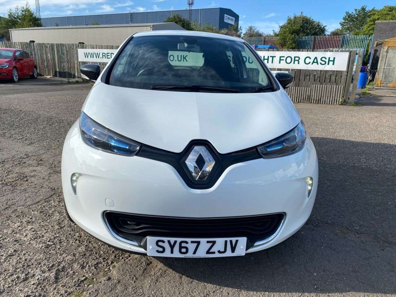 A 2017 RENAULT ZOE R90 41kWh Dynamique Nav Hatchback 5dr Electric Auto (i) (92 bhp) Electric C A 2017 RENAULT ZOE R90 41kWh Dynamique Nav Hatchback 5dr Electric Auto (i) (92 bhp) Electric C