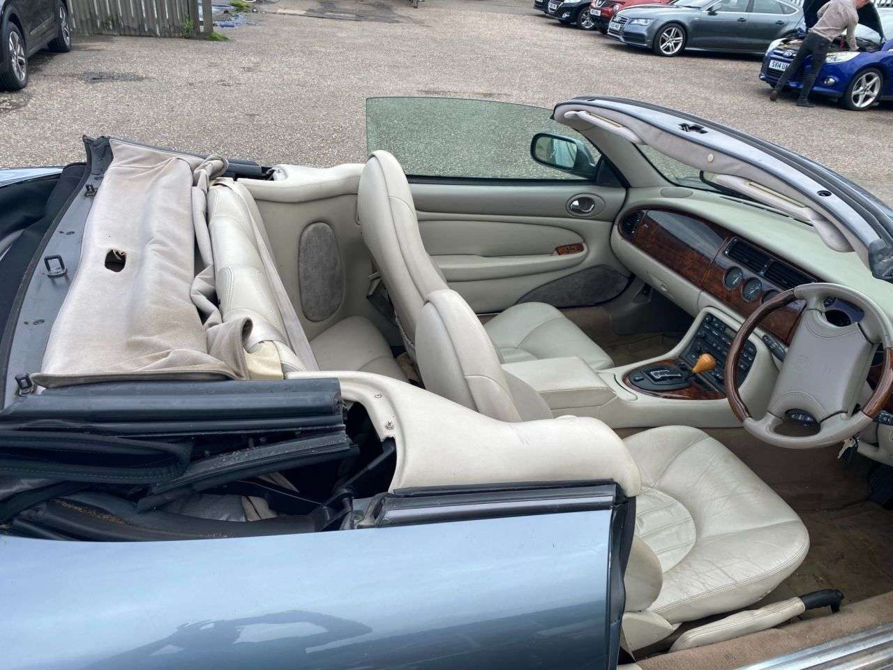 1997 JAGUAR XK8 1997 JAGUAR XK8