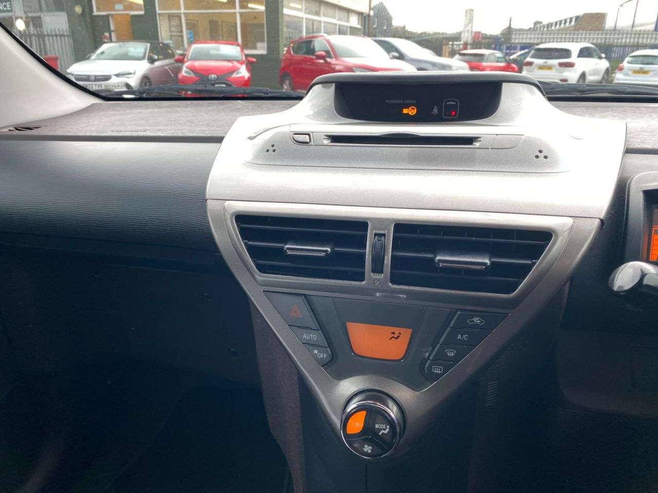 2010 TOYOTA IQ 2010 TOYOTA IQ