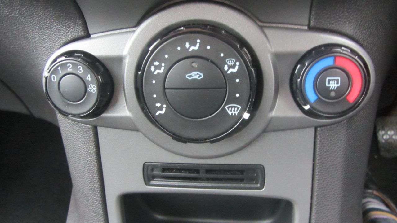 2015 FORD FIESTA 2015 FORD FIESTA