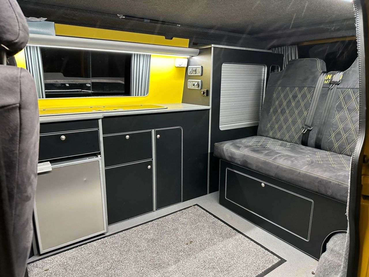 A 2015 VOLKSWAGEN TRANSPORTER 2.0 TDI T32 Startline Panel Van 4dr Diesel Manual L1 H1 (203 g/km, 138.08 b A 2015 VOLKSWAGEN TRANSPORTER 2.0 TDI T32 Startline Panel Van 4dr Diesel Manual L1 H1 (203 g/km, 138.08 b