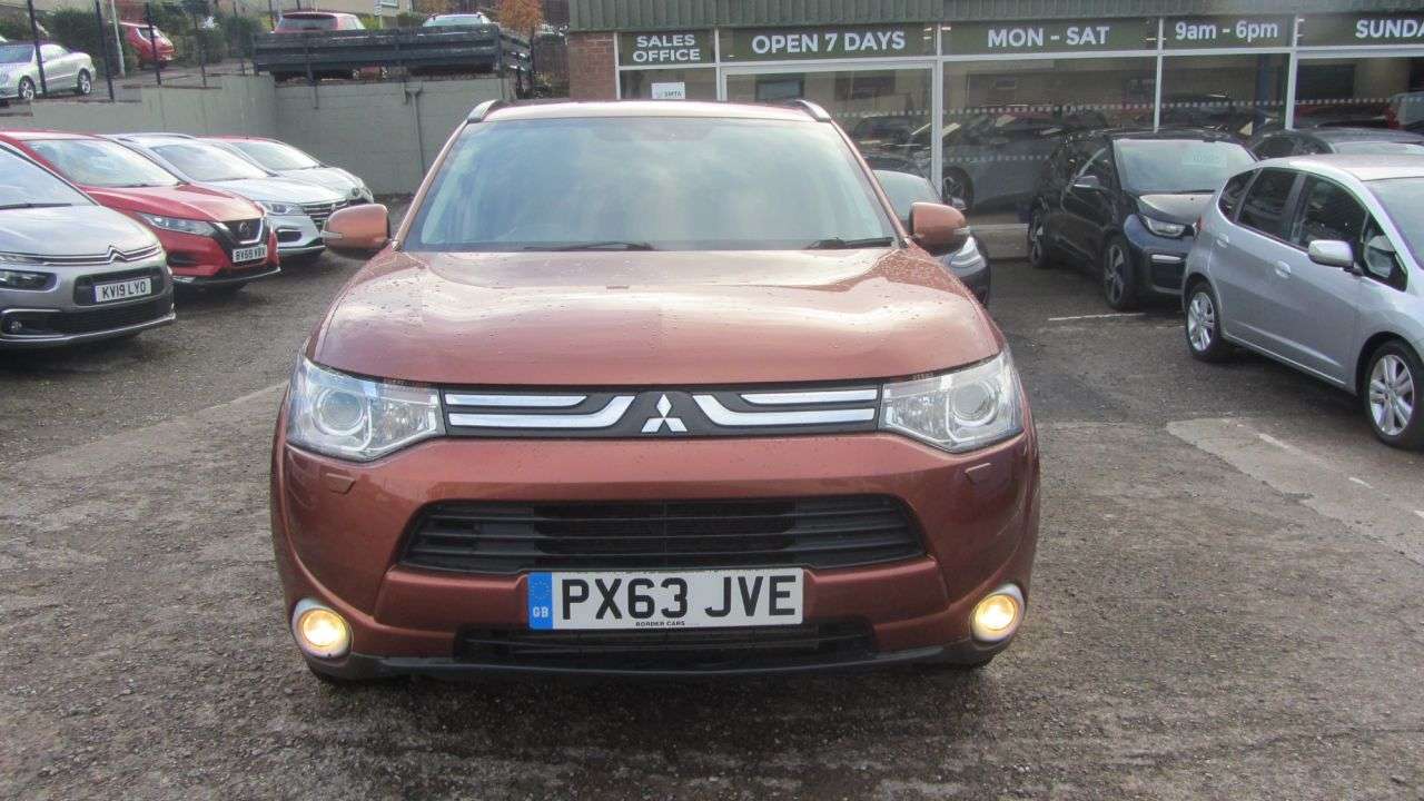 A 2014 MITSUBISHI OUTLANDER 2.2 DI-D GX4 SUV 5dr Diesel Manual 4WD Euro 5 (s/s) (150 ps) BLUETOOTH, AIR A 2014 MITSUBISHI OUTLANDER 2.2 DI-D GX4 SUV 5dr Diesel Manual 4WD Euro 5 (s/s) (150 ps) BLUETOOTH, AIR