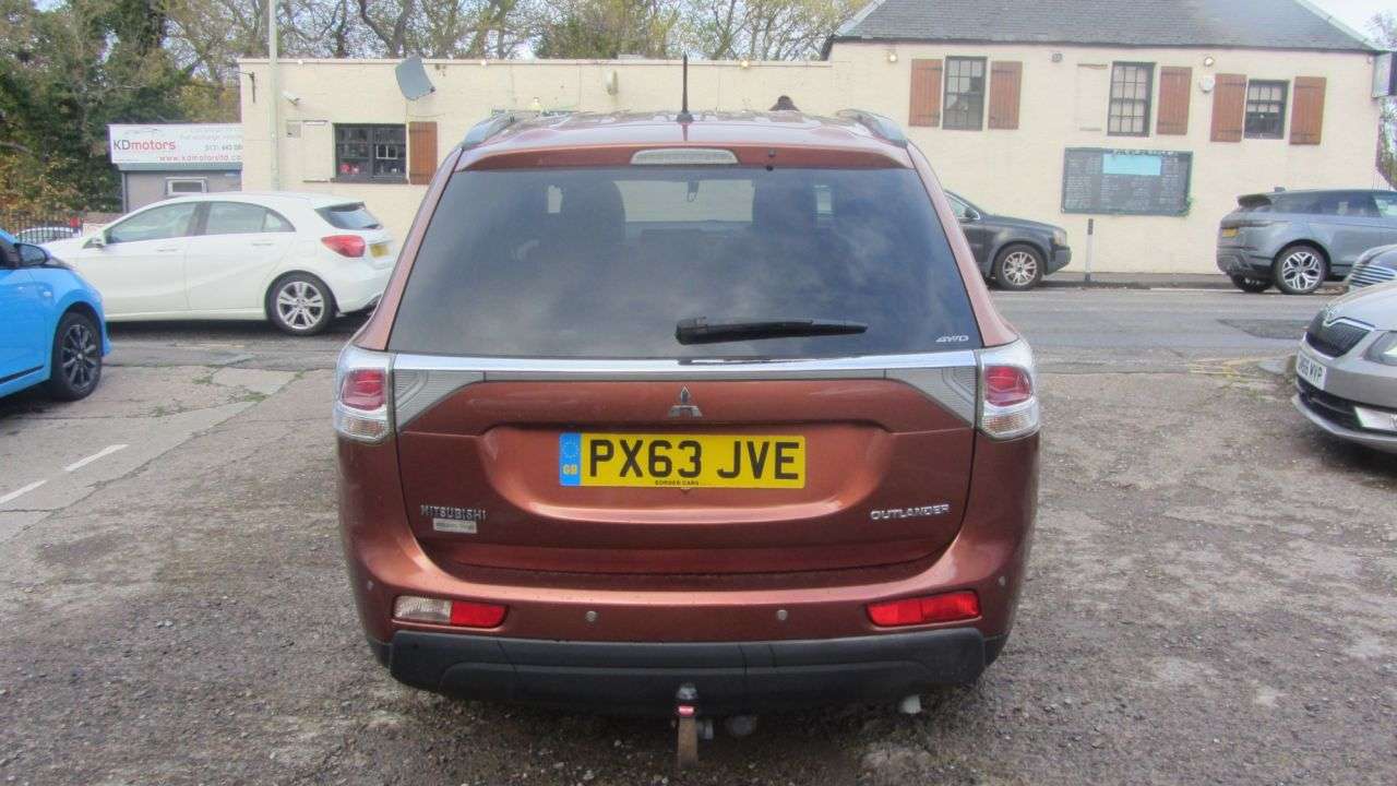 A 2014 MITSUBISHI OUTLANDER 2.2 DI-D GX4 SUV 5dr Diesel Manual 4WD Euro 5 (s/s) (150 ps) BLUETOOTH, AIR A 2014 MITSUBISHI OUTLANDER 2.2 DI-D GX4 SUV 5dr Diesel Manual 4WD Euro 5 (s/s) (150 ps) BLUETOOTH, AIR