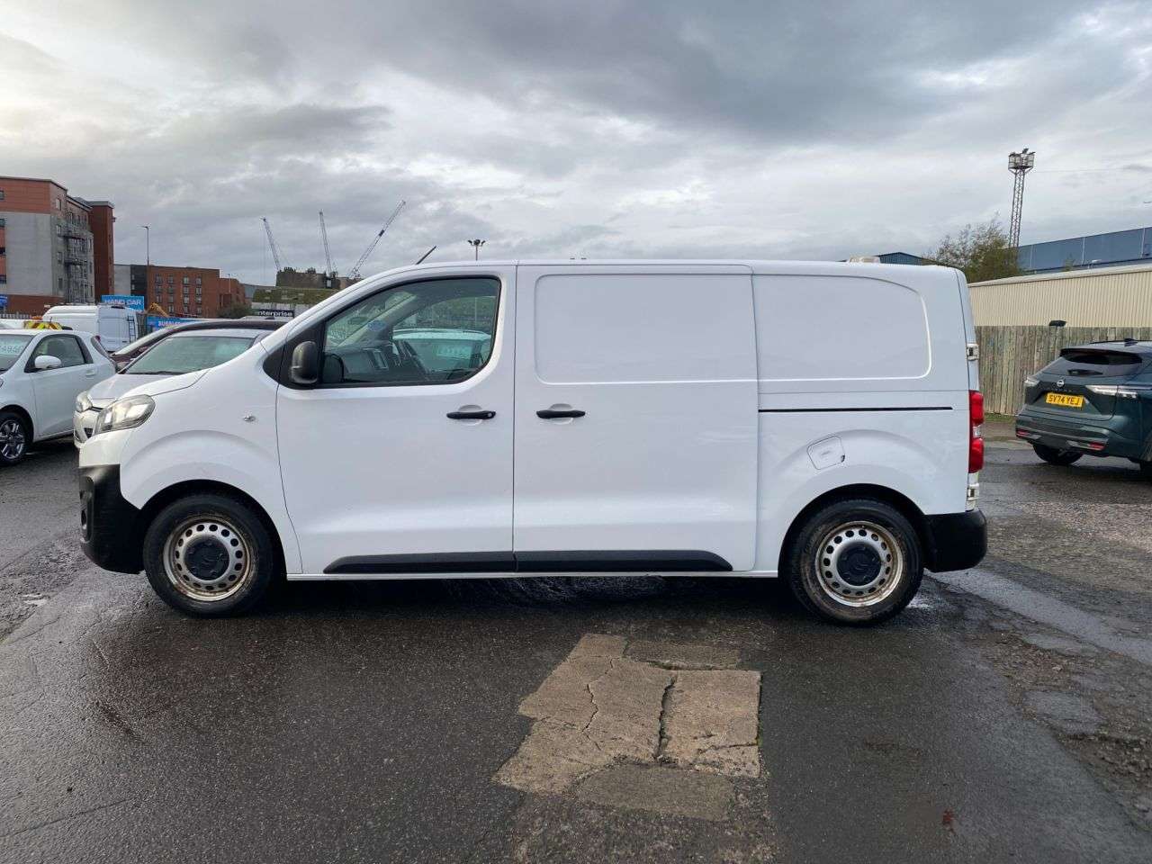A 2020 CITROEN DISPATCH 1.5 BlueHDi 1000 Enterprise M Panel Van 6dr Diesel Manual FWD 2 Euro 6 (s/s A 2020 CITROEN DISPATCH 1.5 BlueHDi 1000 Enterprise M Panel Van 6dr Diesel Manual FWD 2 Euro 6 (s/s