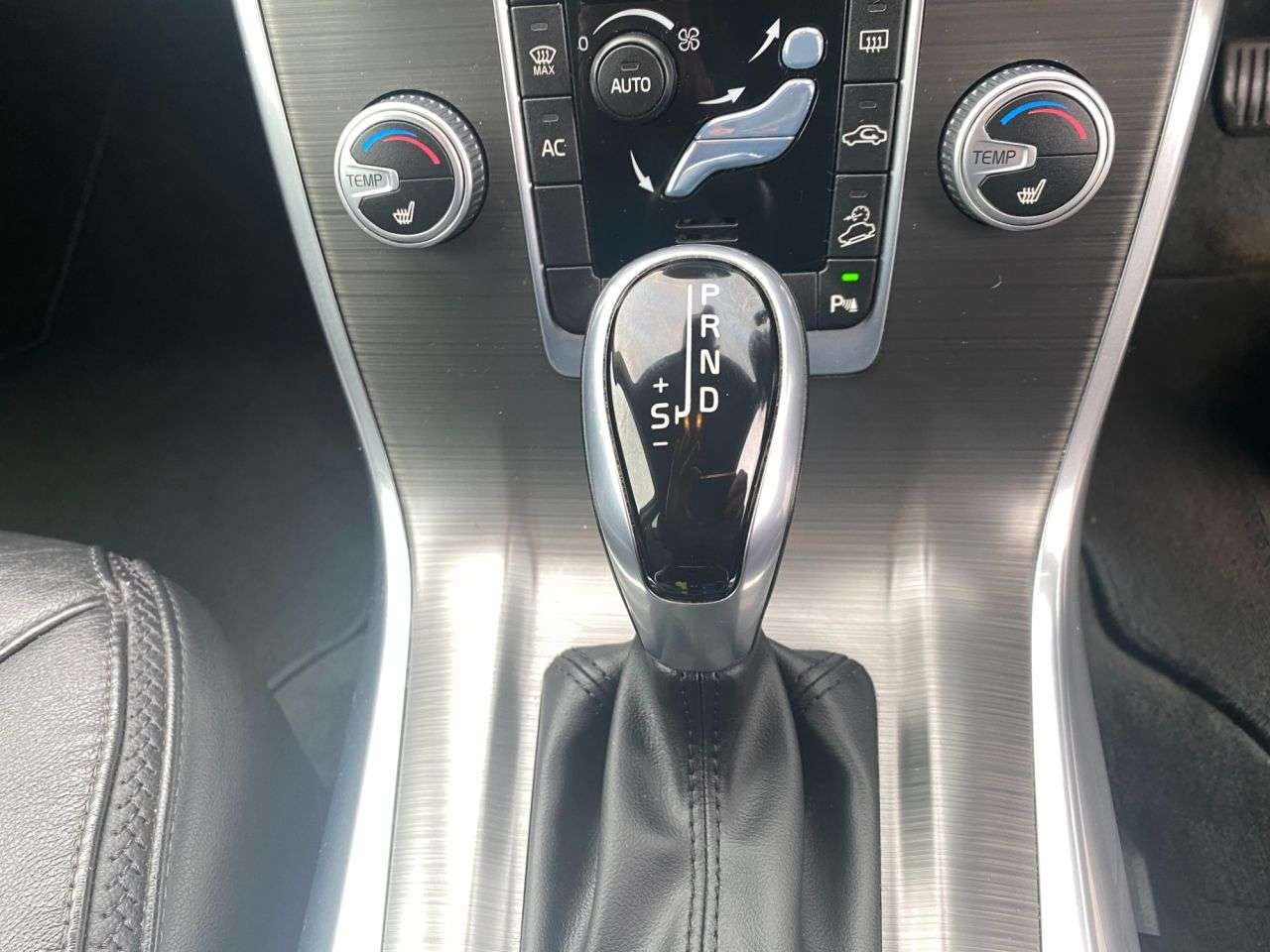 2015 VOLVO XC70 2015 VOLVO XC70