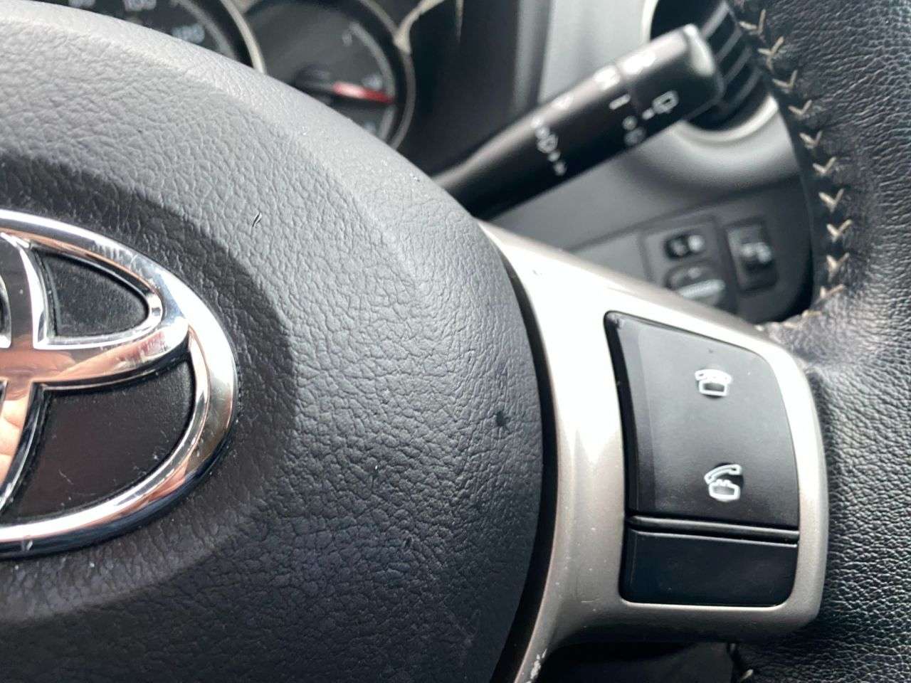 2015 TOYOTA YARIS 2015 TOYOTA YARIS