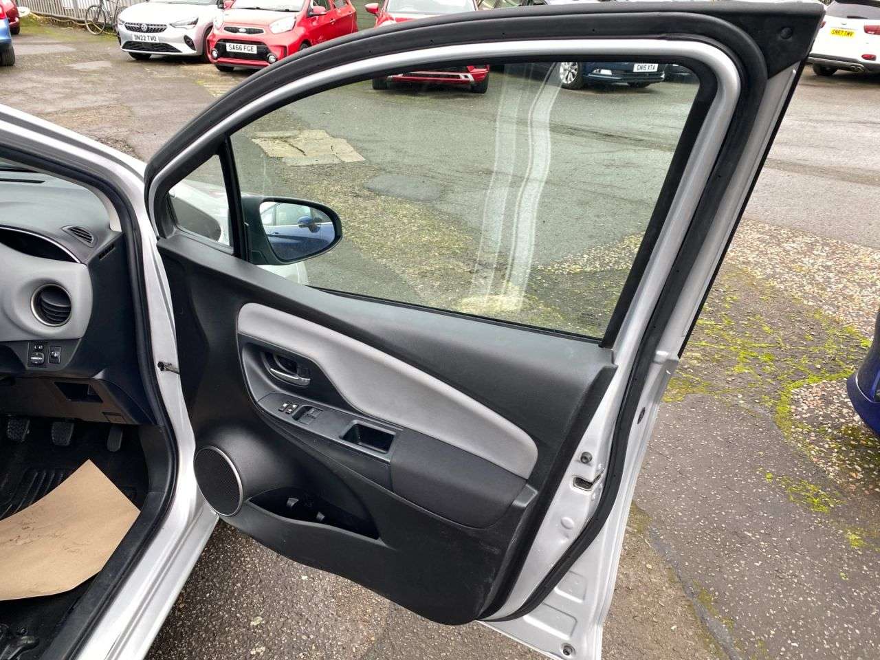 2015 TOYOTA YARIS 2015 TOYOTA YARIS