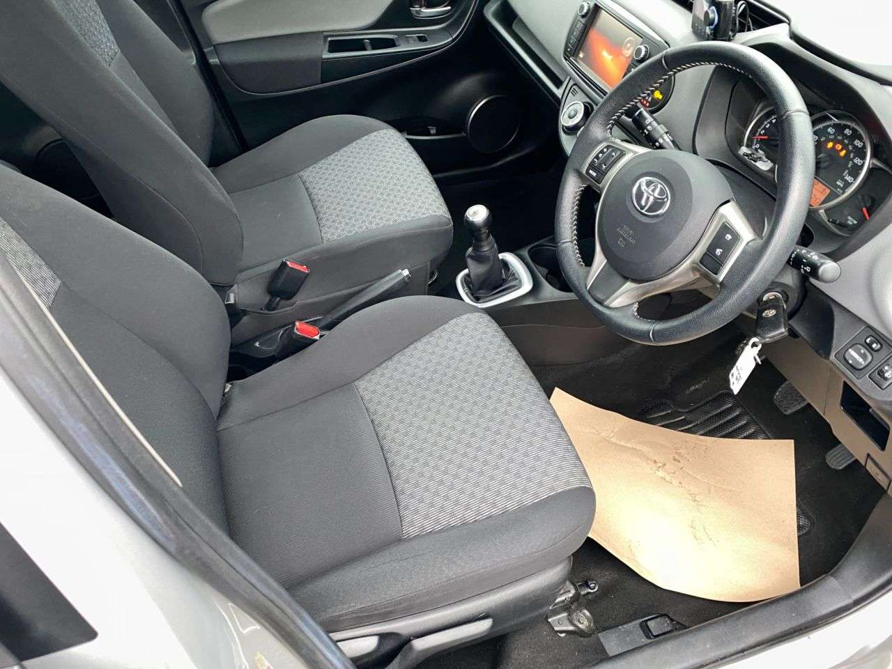 2015 TOYOTA YARIS 2015 TOYOTA YARIS