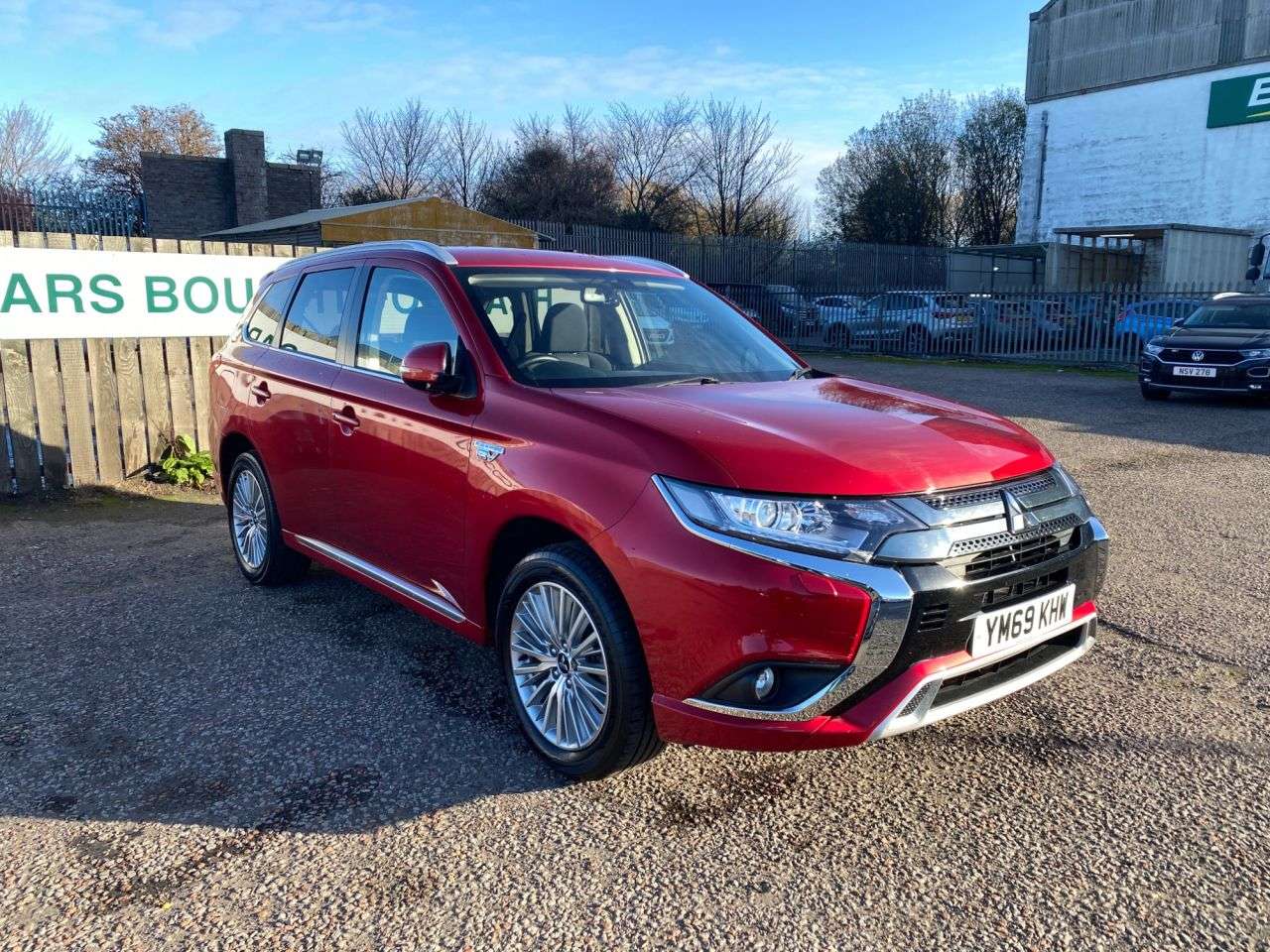 A 2020 MITSUBISHI OUTLANDER 2.4h TwinMotor 13.8kWh Design SUV 5dr Petrol Plug-in Hybrid CVT 4WD Euro 6 A 2020 MITSUBISHI OUTLANDER 2.4h TwinMotor 13.8kWh Design SUV 5dr Petrol Plug-in Hybrid CVT 4WD Euro 6