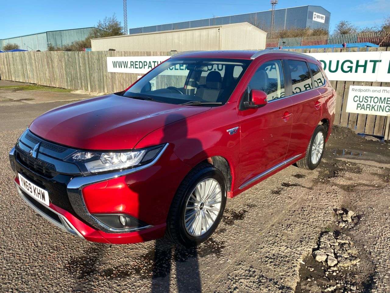 A 2020 MITSUBISHI OUTLANDER 2.4h TwinMotor 13.8kWh Design SUV 5dr Petrol Plug-in Hybrid CVT 4WD Euro 6 A 2020 MITSUBISHI OUTLANDER 2.4h TwinMotor 13.8kWh Design SUV 5dr Petrol Plug-in Hybrid CVT 4WD Euro 6
