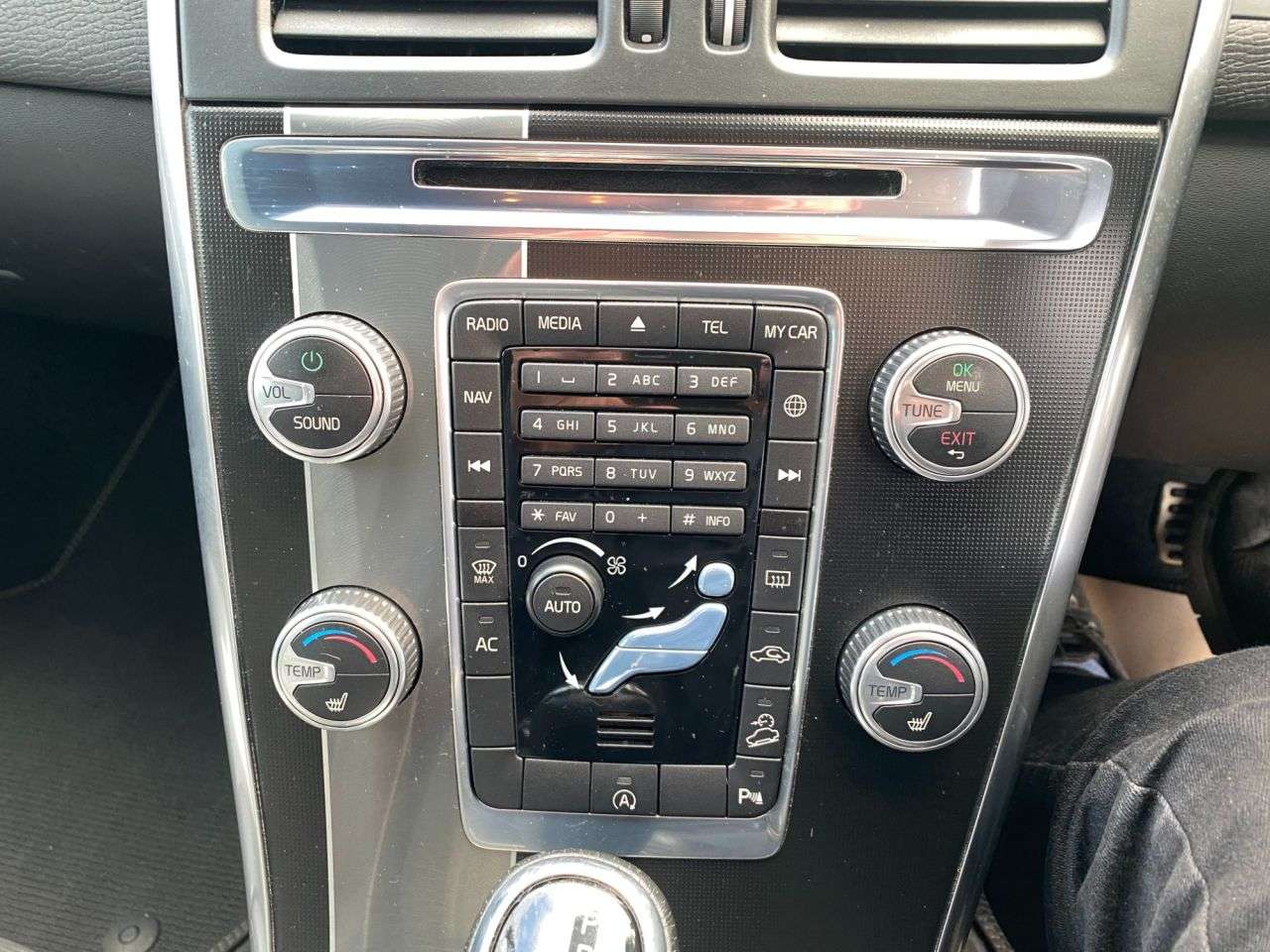 2015 VOLVO XC60 2015 VOLVO XC60