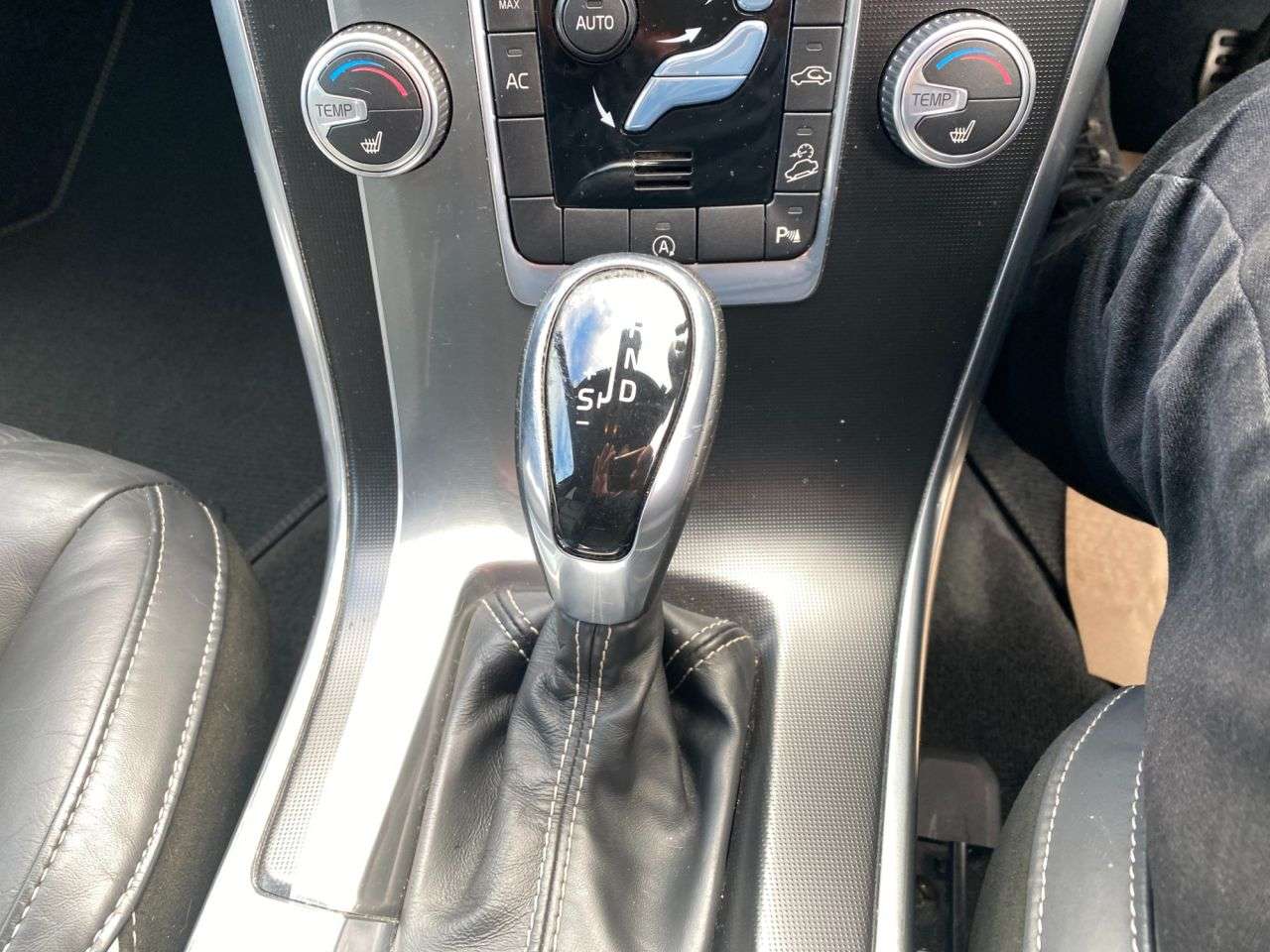 2015 VOLVO XC60 2015 VOLVO XC60