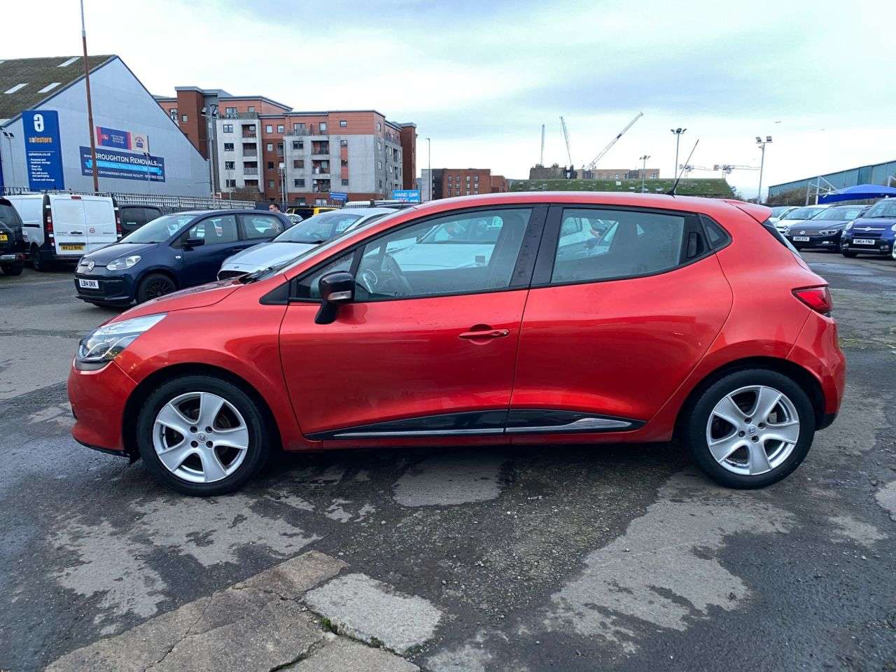 A 2015 RENAULT CLIO 1.2 16V Dynamique MediaNav Hatchback 5dr Petrol Manual Euro 5 (75 ps) PX WE A 2015 RENAULT CLIO 1.2 16V Dynamique MediaNav Hatchback 5dr Petrol Manual Euro 5 (75 ps) PX WE