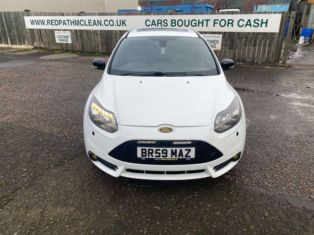 A 2013 FORD FOCUS 2.0T EcoBoost ST-3 Hatchback 5dr Petrol Manual Euro 5 (s/s) (250 ps) PX WEL A 2013 FORD FOCUS 2.0T EcoBoost ST-3 Hatchback 5dr Petrol Manual Euro 5 (s/s) (250 ps) PX WEL