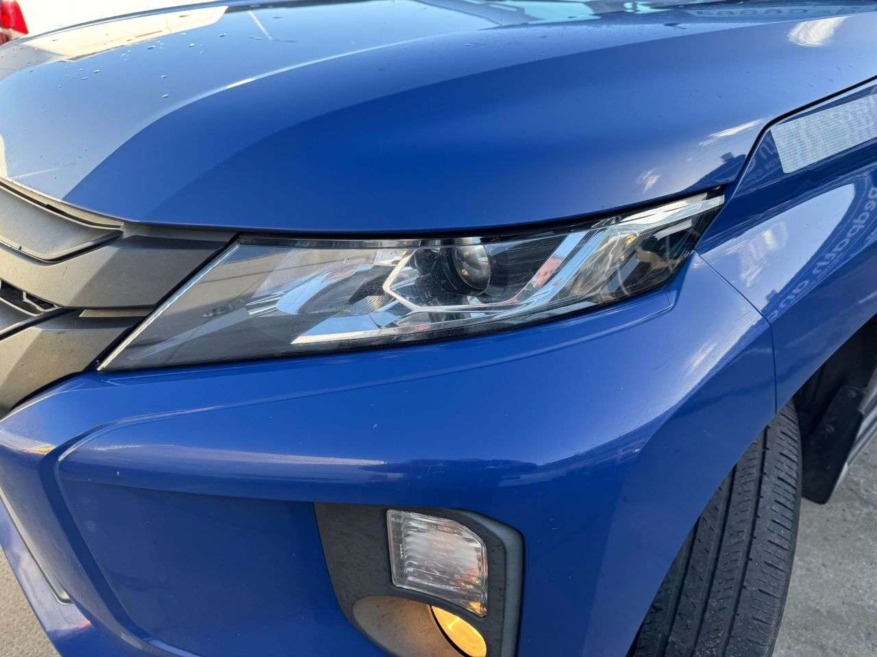 A 2020 MITSUBISHI L200 2.2 DI-D DC 4Life Pickup Double Cab 4dr Diesel Manual 4WD Euro 6 (s/s) (150 A 2020 MITSUBISHI L200 2.2 DI-D DC 4Life Pickup Double Cab 4dr Diesel Manual 4WD Euro 6 (s/s) (150