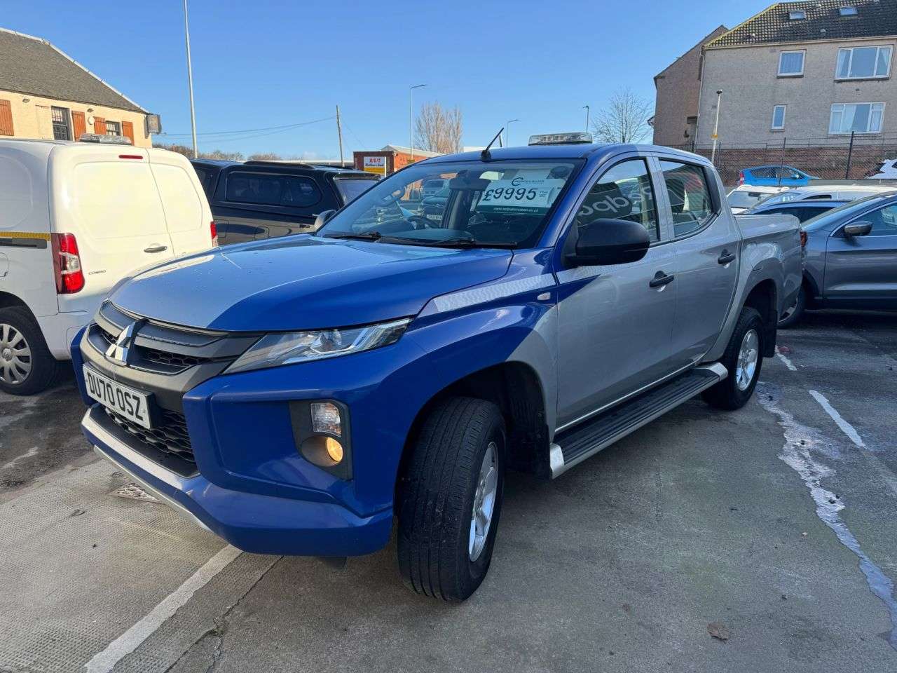 A 2020 MITSUBISHI L200 2.2 DI-D DC 4Life Pickup Double Cab 4dr Diesel Manual 4WD Euro 6 (s/s) (150 A 2020 MITSUBISHI L200 2.2 DI-D DC 4Life Pickup Double Cab 4dr Diesel Manual 4WD Euro 6 (s/s) (150