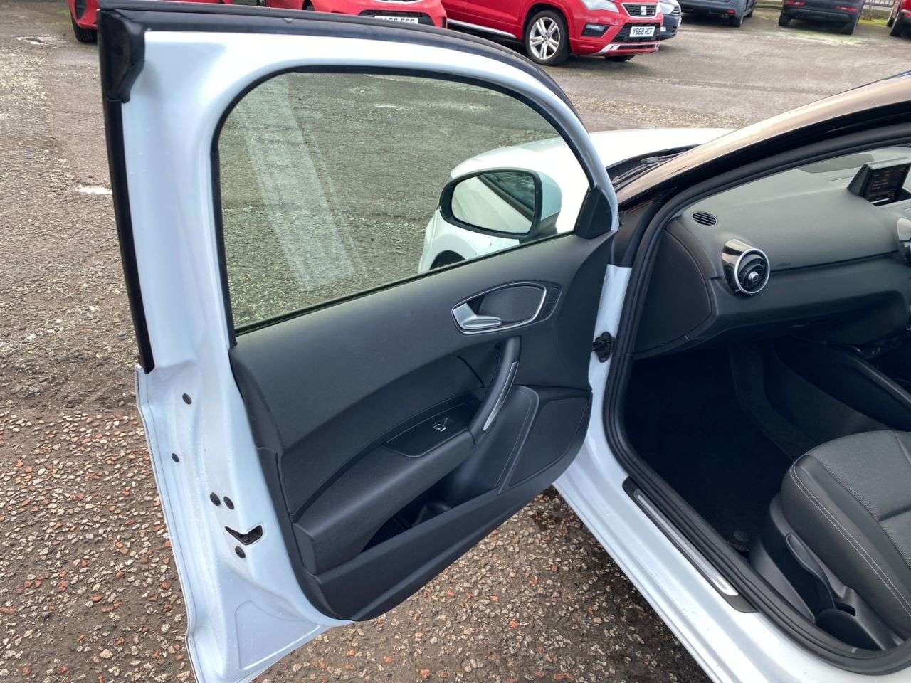 2016 AUDI A1 2016 AUDI A1