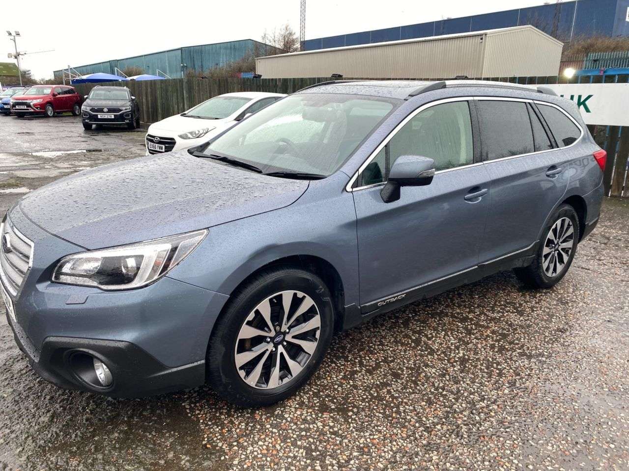 A 2017 SUBARU OUTBACK 2.5i SE Premium Estate 5dr Petrol Lineartronic 4WD Euro 6 (s/s) (175 ps) Ju A 2017 SUBARU OUTBACK 2.5i SE Premium Estate 5dr Petrol Lineartronic 4WD Euro 6 (s/s) (175 ps) Ju