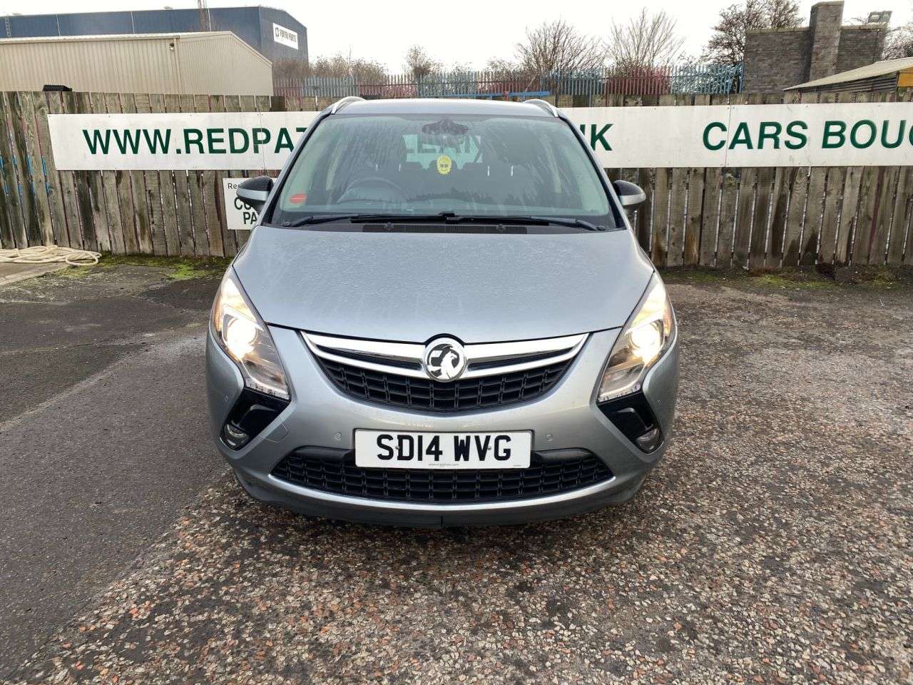 A 2014 VAUXHALL ZAFIRA TOURER 1.4T 16V SE MPV 5dr Petrol Auto Euro 5 (140 ps) SUPER LOW MILEAGE AUTO A 2014 VAUXHALL ZAFIRA TOURER 1.4T 16V SE MPV 5dr Petrol Auto Euro 5 (140 ps) SUPER LOW MILEAGE AUTO