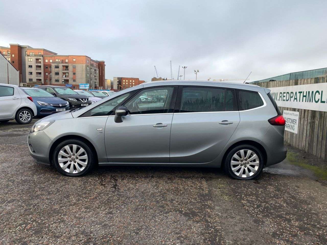 A 2014 VAUXHALL ZAFIRA TOURER 1.4T 16V SE MPV 5dr Petrol Auto Euro 5 (140 ps) SUPER LOW MILEAGE AUTO A 2014 VAUXHALL ZAFIRA TOURER 1.4T 16V SE MPV 5dr Petrol Auto Euro 5 (140 ps) SUPER LOW MILEAGE AUTO