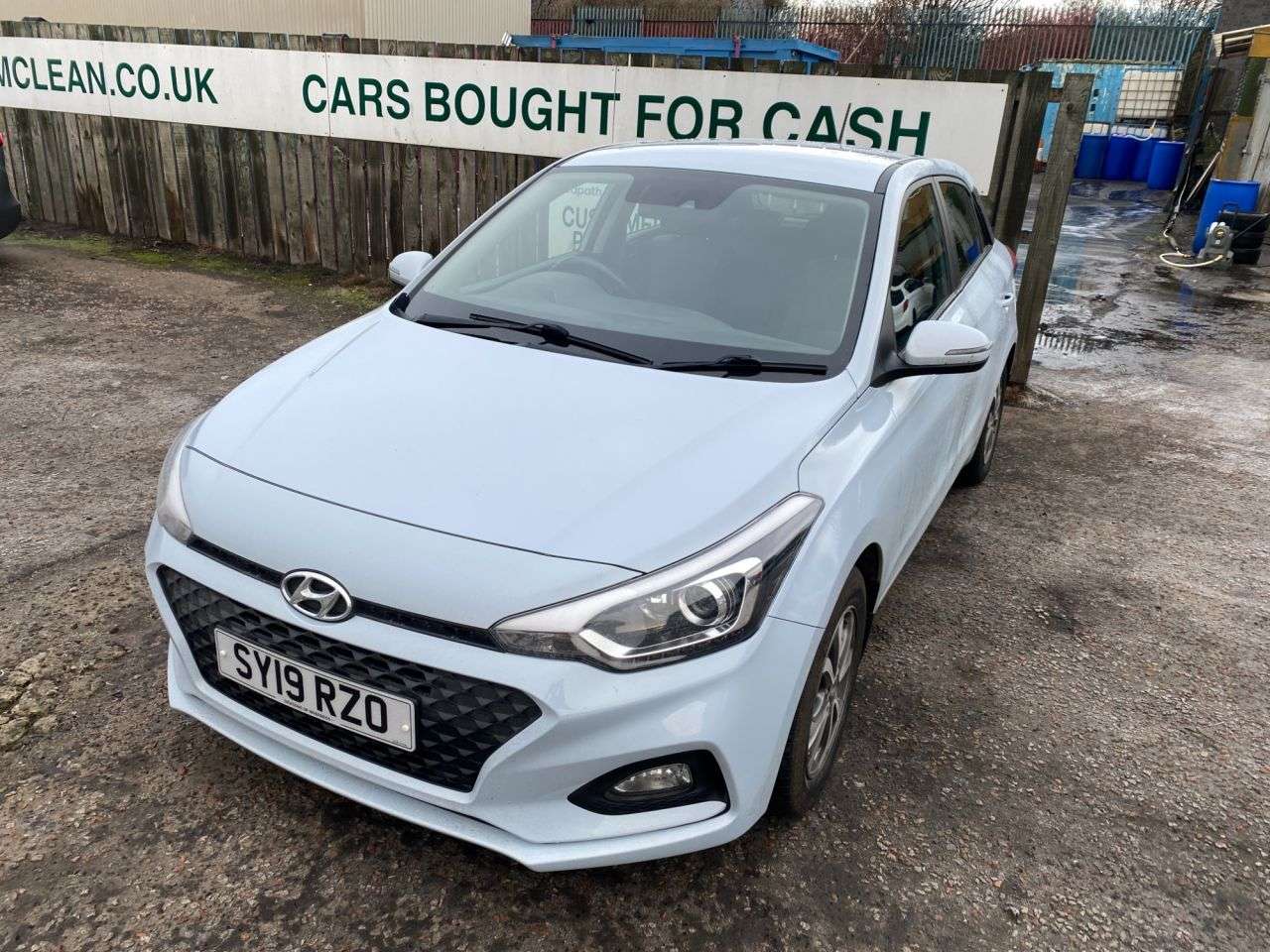A 2023 HYUNDAI I20 1.2 SE Launch Edition Hatchback 5dr Petrol Manual Euro 6 (s/s) (84 ps) A 2023 HYUNDAI I20 1.2 SE Launch Edition Hatchback 5dr Petrol Manual Euro 6 (s/s) (84 ps)
