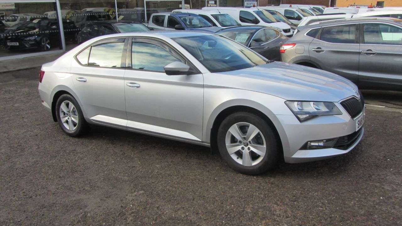 A 2018 SKODA SUPERB DIESEL HATCHBACK BLUETOOTH, AIR CON, ALLOYS A 2018 SKODA SUPERB DIESEL HATCHBACK BLUETOOTH, AIR CON, ALLOYS