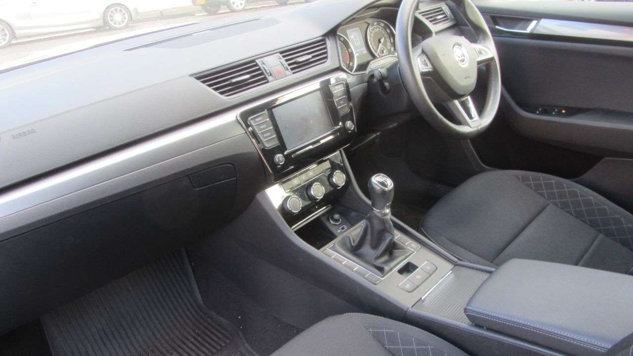 2018 SKODA SUPERB DIESEL HATCHBACK 2018 SKODA SUPERB DIESEL HATCHBACK