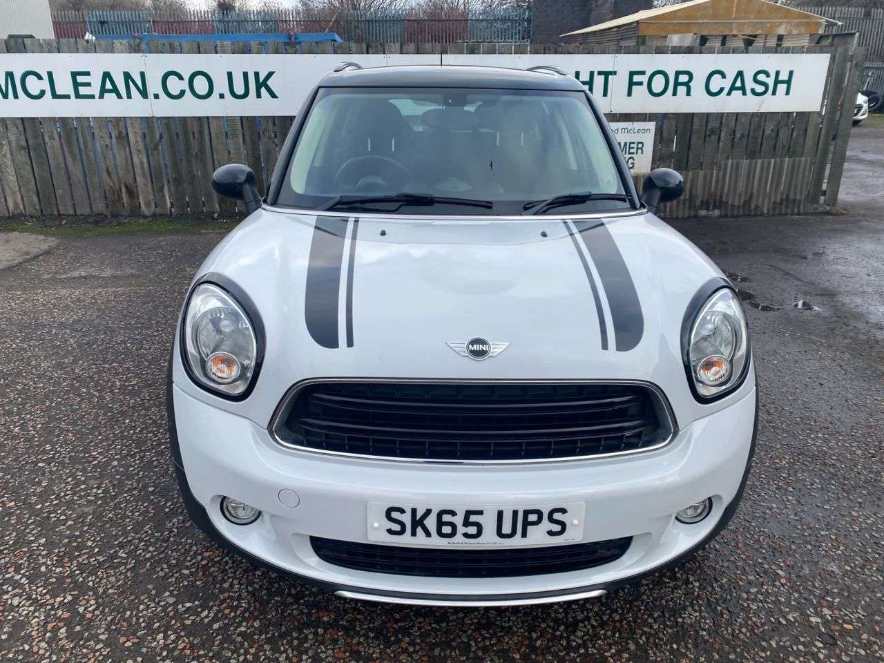 A 2015 MINI COUNTRYMAN 1.6 Cooper D Business Edition SUV 5dr Diesel Manual ALL4 Euro 6 (s/s) (112 A 2015 MINI COUNTRYMAN 1.6 Cooper D Business Edition SUV 5dr Diesel Manual ALL4 Euro 6 (s/s) (112