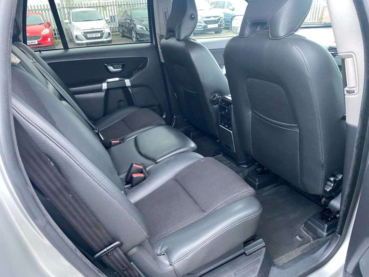 2010 VOLVO XC90 2010 VOLVO XC90