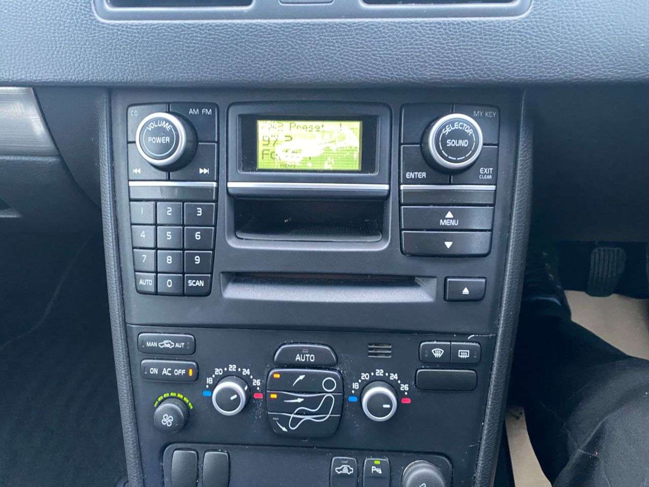 2010 VOLVO XC90 2010 VOLVO XC90