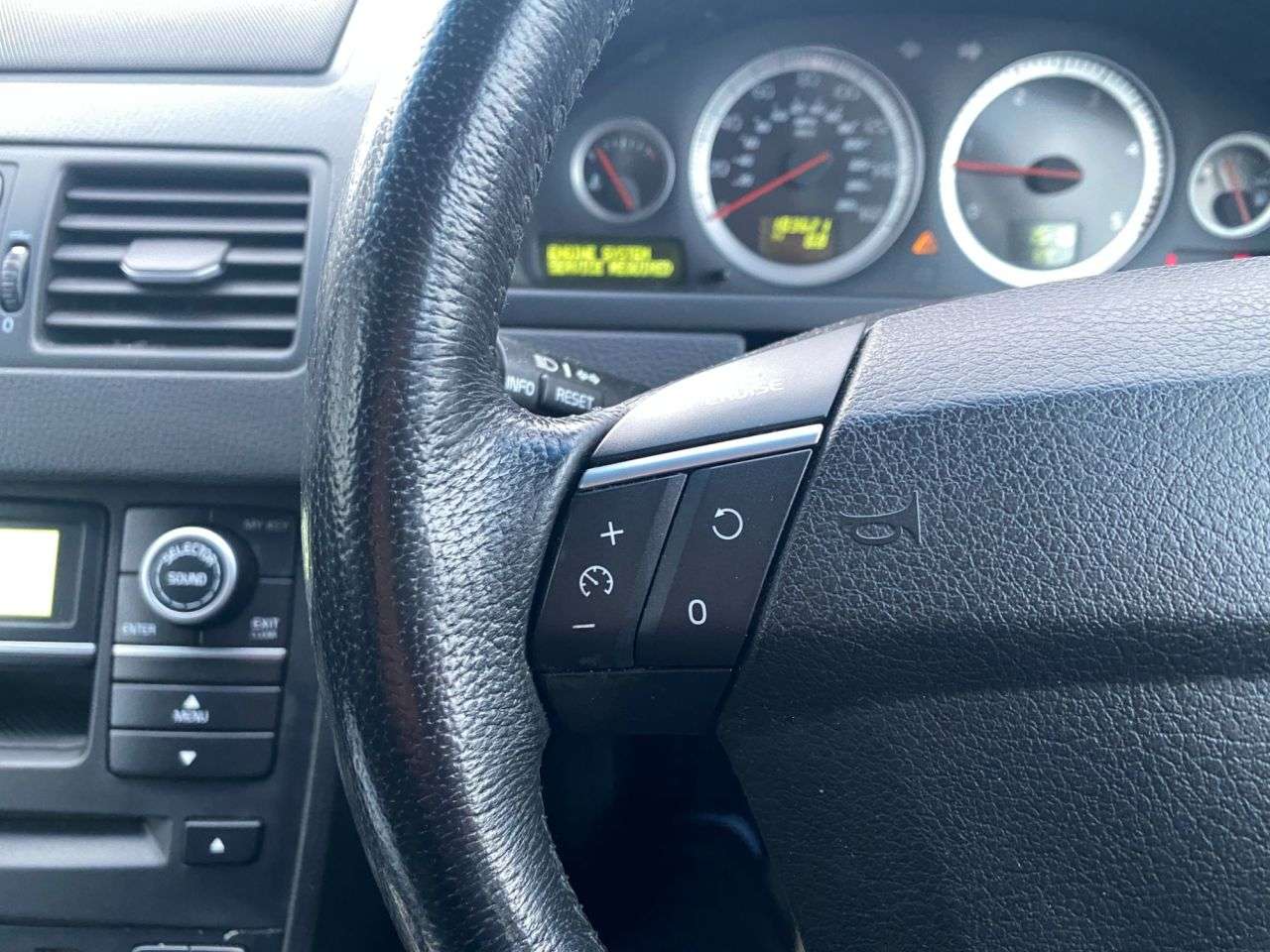 2010 VOLVO XC90 2010 VOLVO XC90