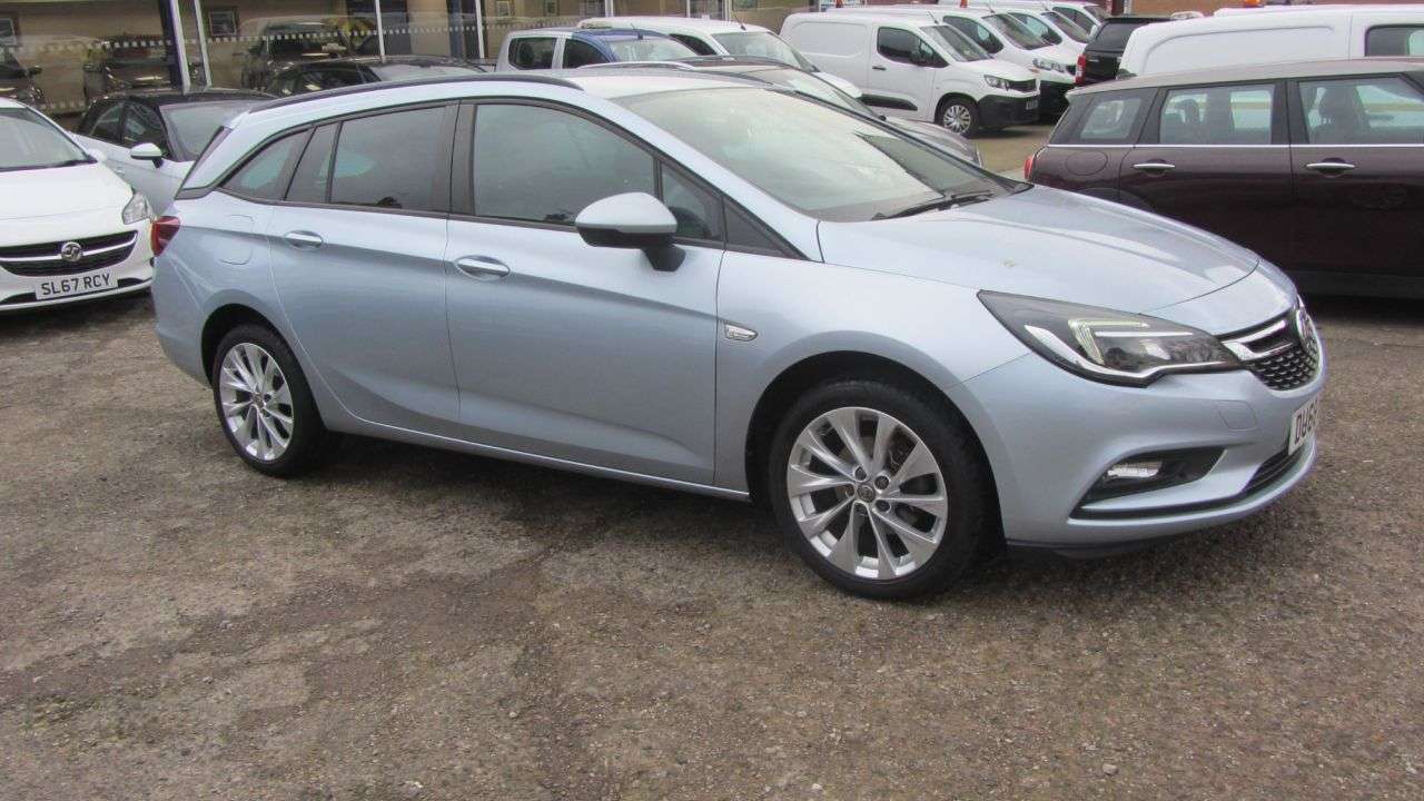 A 2018 VAUXHALL ASTRA 1.0i Turbo ecoTEC Design Sports Tourer 5dr Petrol Manual Euro 6 (s/s) (105 A 2018 VAUXHALL ASTRA 1.0i Turbo ecoTEC Design Sports Tourer 5dr Petrol Manual Euro 6 (s/s) (105