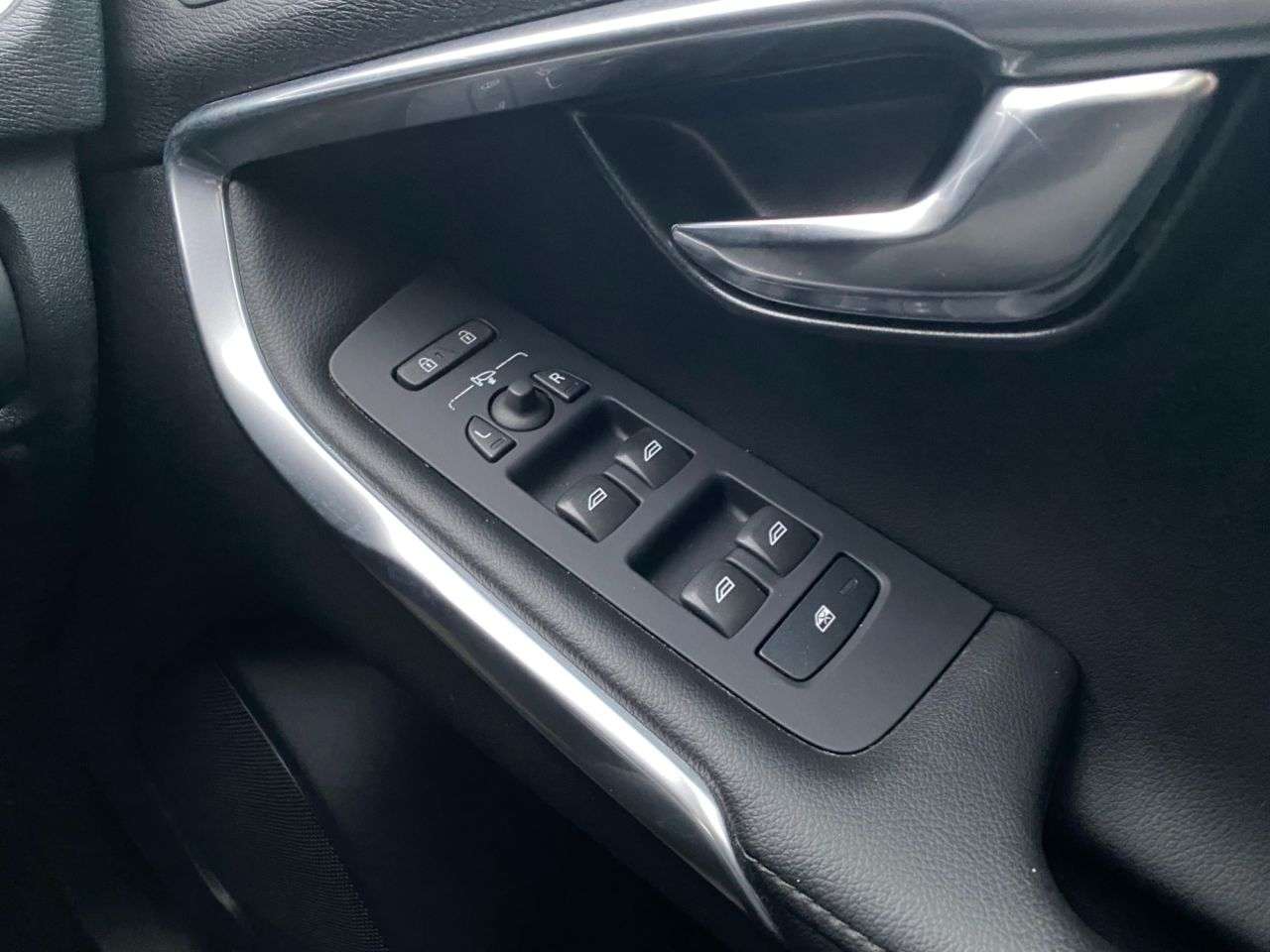 2015 VOLVO V40 2015 VOLVO V40