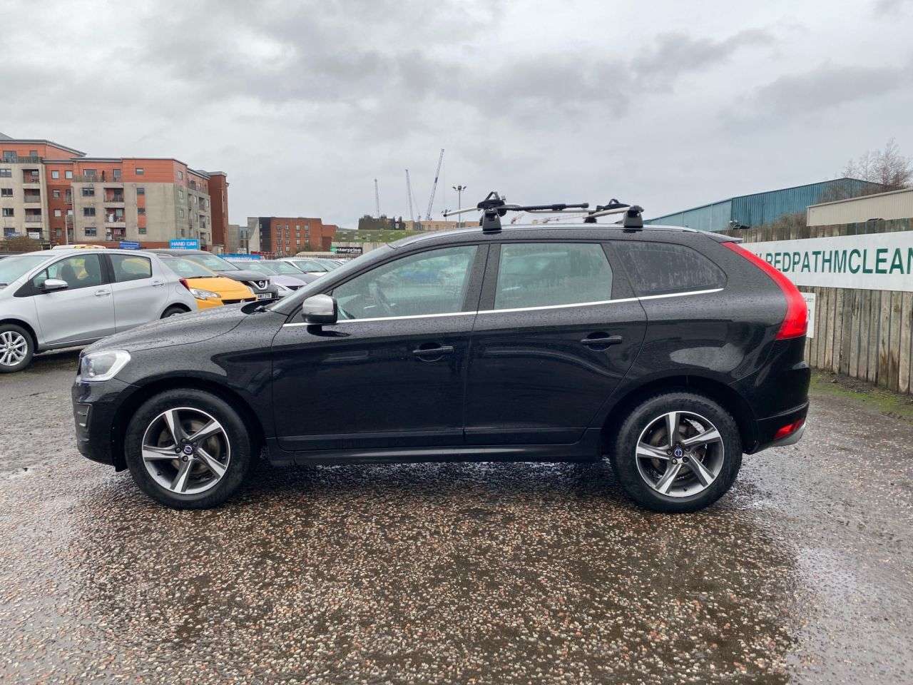 A 2015 VOLVO XC60 2.4 D4 R-Design Lux Nav SUV 5dr Diesel Auto AWD Euro 6 (s/s) (190 ps) PX WE A 2015 VOLVO XC60 2.4 D4 R-Design Lux Nav SUV 5dr Diesel Auto AWD Euro 6 (s/s) (190 ps) PX WE