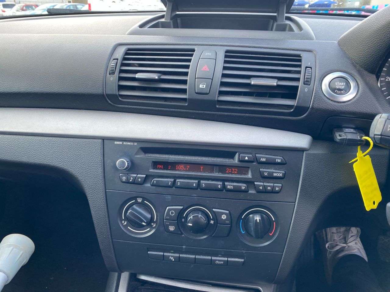 2011 BMW 1 SERIES 2011 BMW 1 SERIES