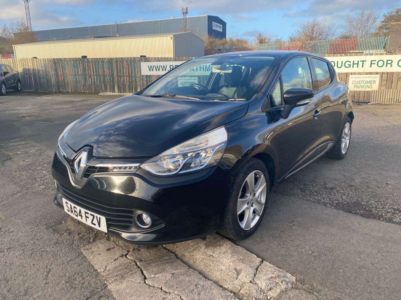 A 2014 RENAULT CLIO 0.9 TCe Dynamique MediaNav Hatchback 5dr Petrol Manual Euro 5 (s/s) (90 ps) A 2014 RENAULT CLIO 0.9 TCe Dynamique MediaNav Hatchback 5dr Petrol Manual Euro 5 (s/s) (90 ps)