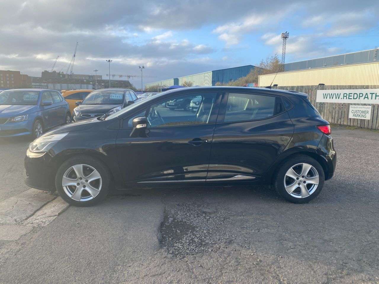 A 2014 RENAULT CLIO 0.9 TCe Dynamique MediaNav Hatchback 5dr Petrol Manual Euro 5 (s/s) (90 ps) A 2014 RENAULT CLIO 0.9 TCe Dynamique MediaNav Hatchback 5dr Petrol Manual Euro 5 (s/s) (90 ps)