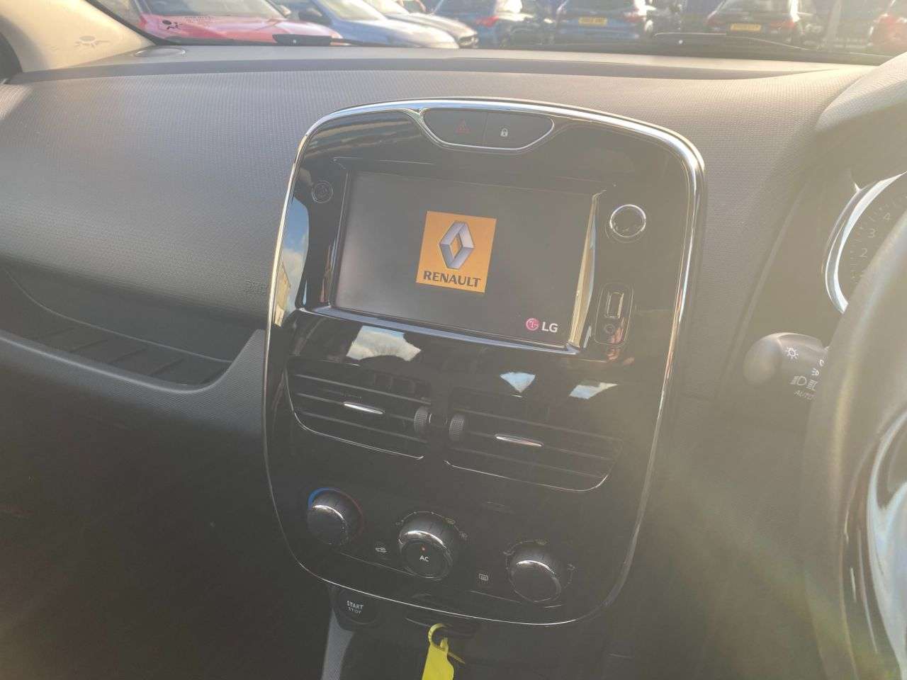 2014 RENAULT CLIO 2014 RENAULT CLIO