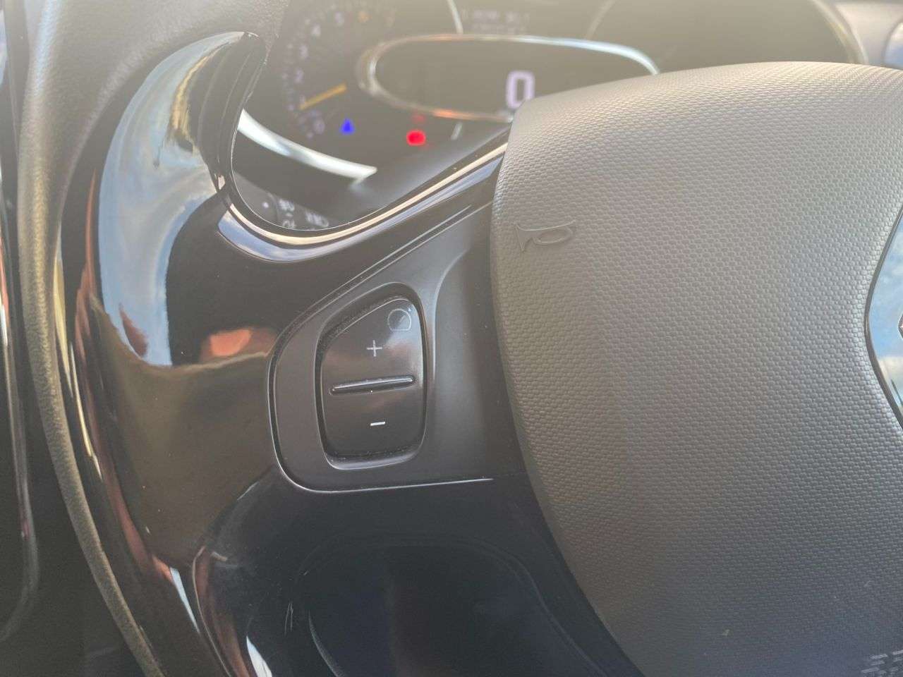 2014 RENAULT CLIO 2014 RENAULT CLIO