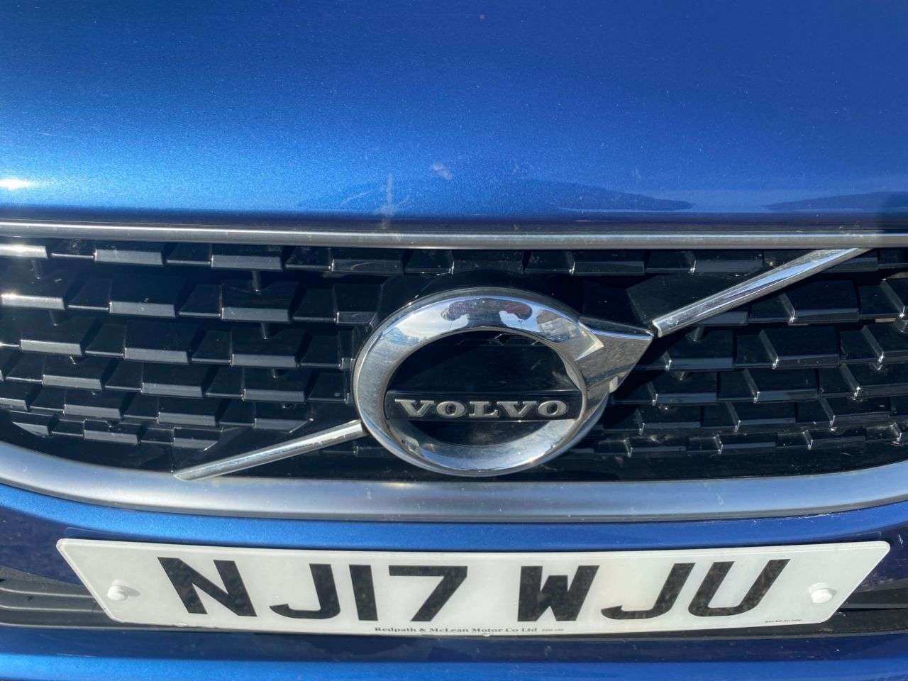 2017 VOLVO V40 2017 VOLVO V40