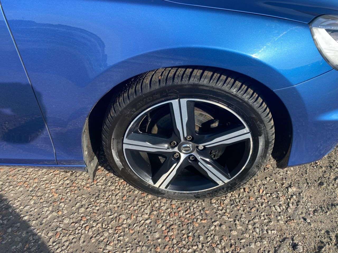 2017 VOLVO V40 2017 VOLVO V40