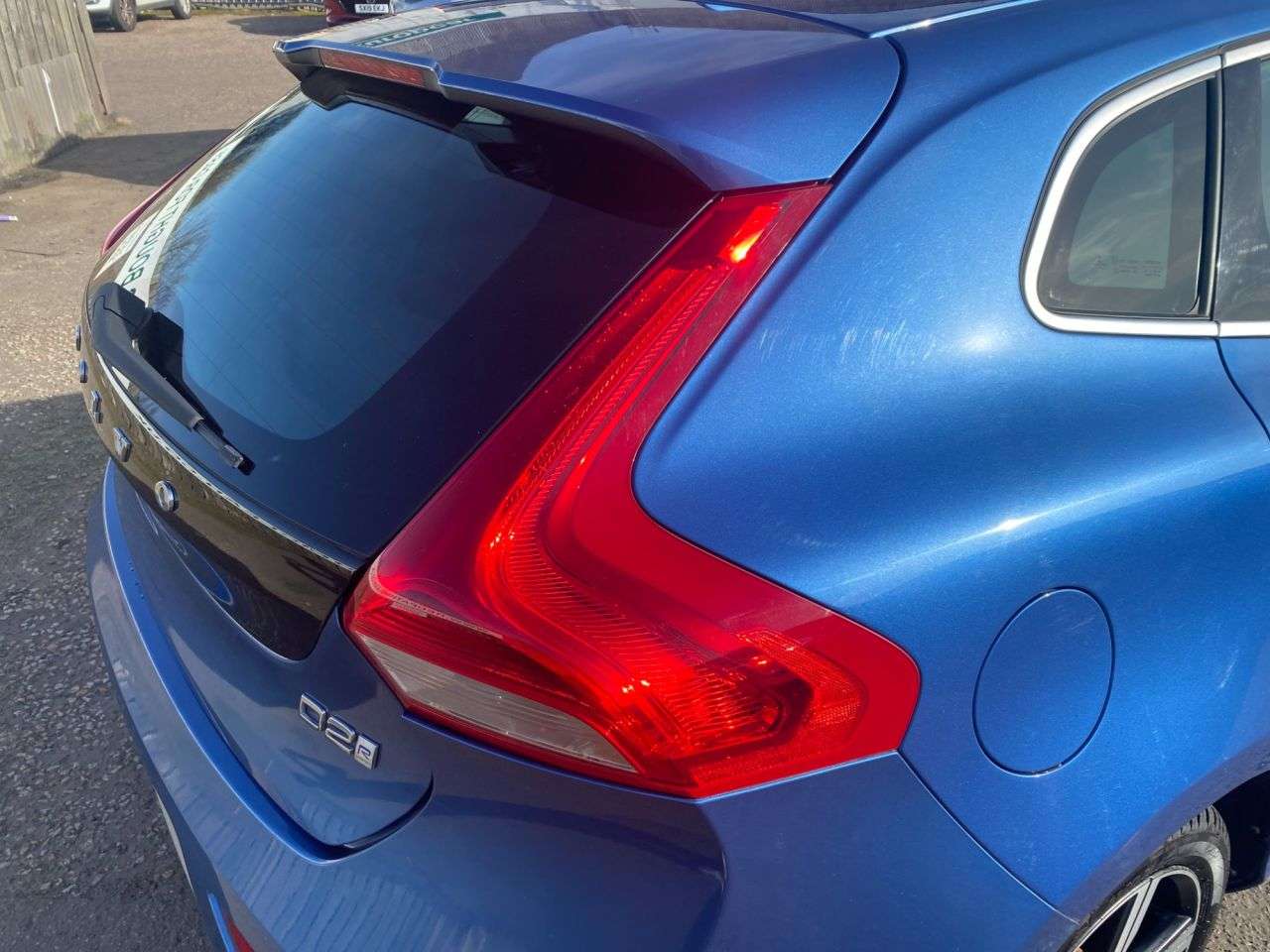 2017 VOLVO V40 2017 VOLVO V40