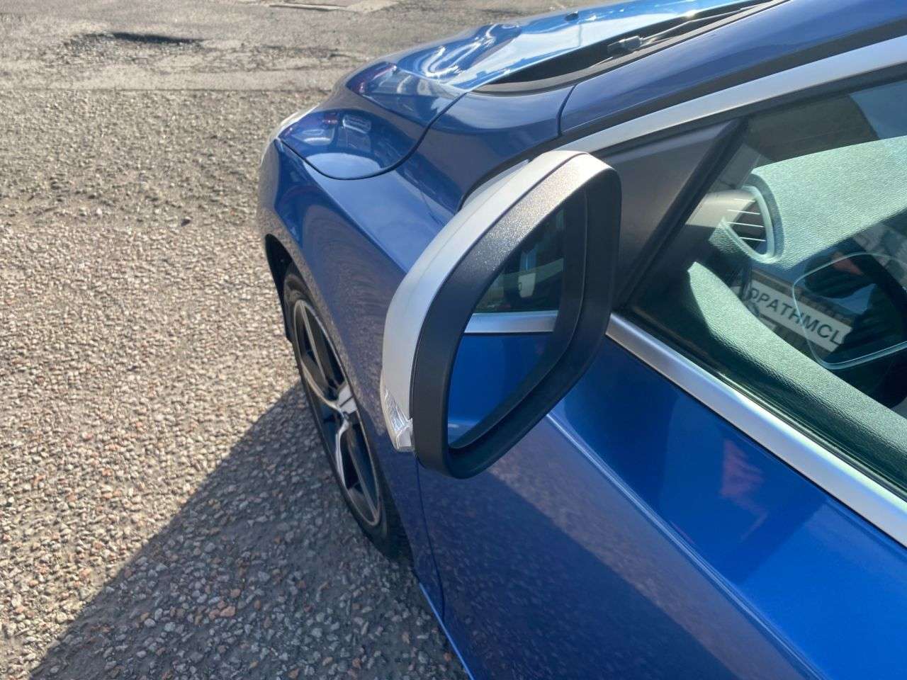 2017 VOLVO V40 2017 VOLVO V40