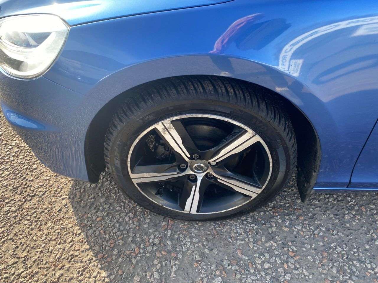 2017 VOLVO V40 2017 VOLVO V40